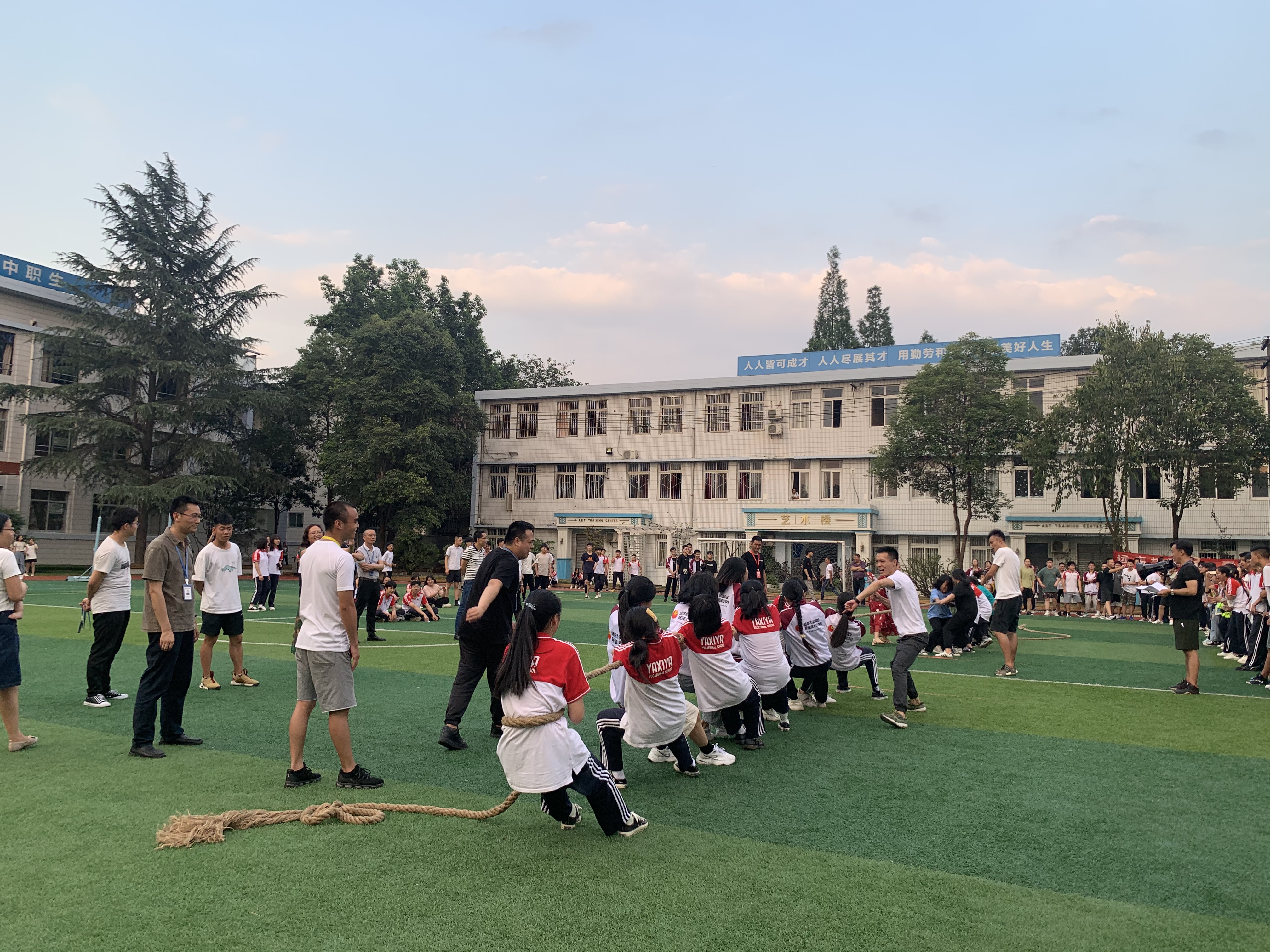 拔河比赛精彩回顾