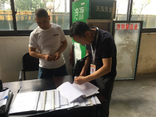 武侯区教育督导室 李和平督学来我校督导工作