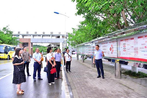 我校赴德阳通用电子科技学校参观学习
