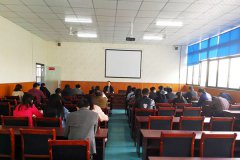 成都市招考办王老师到我校进行升学政策培训会